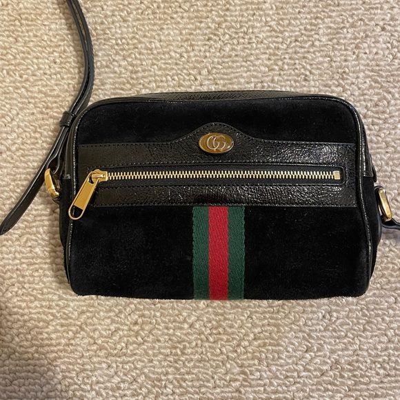 Gently used authentic Gucci cross body - Picture 2 of 4
